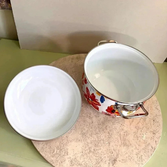 Crofton 4 Quart Floral Casserole Pot with Lid Whote Red Blue 5 x 11 inches - Picture 7 of 12